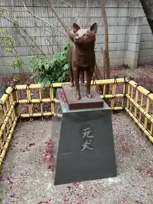 蔵前神社の{uncategorized: "未分類", other: "その他", undefined: "問題あり", building: "その他建物", grave: "お墓", sacred_gate: "鳥居", guardian: "狛犬", statue: "像", buddha: "仏像", history: "歴史", nature: "自然", garden: "庭園", animal: "動物", pagoda: "塔", temizu: "手水舎", mountain_gate: "山門・神門", sanctuary: "本殿・本堂", subordinate: "末社・摂社", art: "芸術", scenery: "景色", jizo: "地蔵", ema: "絵馬", goshuin: "御朱印", omikuji: "おみくじ", items: "授与品その他", amulet: "お守り", goshuincho: "御朱印帳", eats: "食事", festival: "お祭り", votive_dance: "神楽", shichigosan: "七五三参", wedding: "結婚式", experience: "体験その他", initially: "初詣", around: "周辺", anti_infection: "感染症対策"}