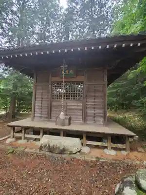 鶏足寺のその他建物