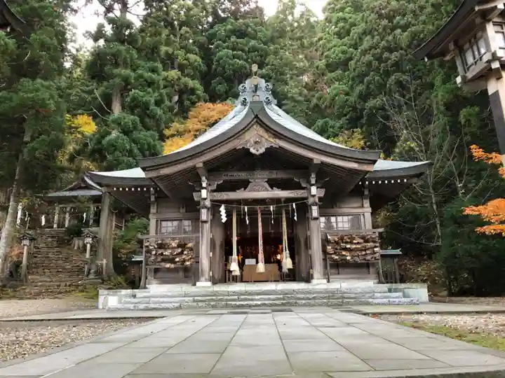 真山神社の本殿・本堂