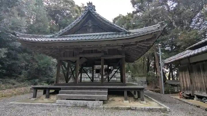 天満神社の{uncategorized: "未分類", other: "その他", undefined: "問題あり", building: "その他建物", grave: "お墓", sacred_gate: "鳥居", guardian: "狛犬", statue: "像", buddha: "仏像", history: "歴史", nature: "自然", garden: "庭園", animal: "動物", pagoda: "塔", temizu: "手水舎", mountain_gate: "山門・神門", sanctuary: "本殿・本堂", subordinate: "末社・摂社", art: "芸術", scenery: "景色", jizo: "地蔵", ema: "絵馬", goshuin: "御朱印", omikuji: "おみくじ", items: "授与品その他", amulet: "お守り", goshuincho: "御朱印帳", eats: "食事", festival: "お祭り", votive_dance: "神楽", shichigosan: "七五三参", wedding: "結婚式", experience: "体験その他", initially: "初詣", around: "周辺", anti_infection: "感染症対策"}