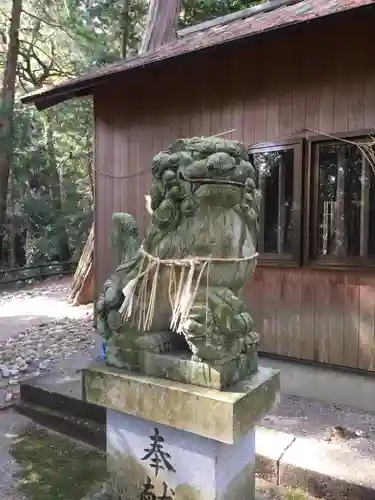 飯野高宮神山神社の狛犬