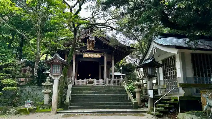 志賀海神社の{uncategorized: "未分類", other: "その他", undefined: "問題あり", building: "その他建物", grave: "お墓", sacred_gate: "鳥居", guardian: "狛犬", statue: "像", buddha: "仏像", history: "歴史", nature: "自然", garden: "庭園", animal: "動物", pagoda: "塔", temizu: "手水舎", mountain_gate: "山門・神門", sanctuary: "本殿・本堂", subordinate: "末社・摂社", art: "芸術", scenery: "景色", jizo: "地蔵", ema: "絵馬", goshuin: "御朱印", omikuji: "おみくじ", items: "授与品その他", amulet: "お守り", goshuincho: "御朱印帳", eats: "食事", festival: "お祭り", votive_dance: "神楽", shichigosan: "七五三参", wedding: "結婚式", experience: "体験その他", initially: "初詣", around: "周辺", anti_infection: "感染症対策"}