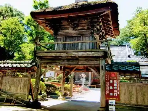 高徳寺の山門