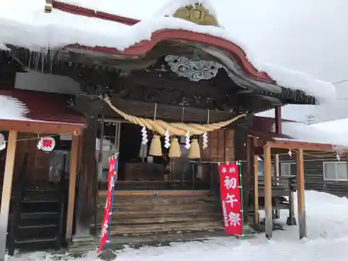 沖館稲荷神社の本殿