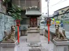 稲荷大神の本殿