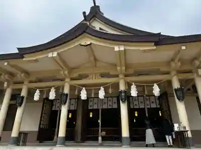 湊川神社の{uncategorized: "未分類", other: "その他", undefined: "問題あり", building: "その他建物", grave: "お墓", sacred_gate: "鳥居", guardian: "狛犬", statue: "像", buddha: "仏像", history: "歴史", nature: "自然", garden: "庭園", animal: "動物", pagoda: "塔", temizu: "手水舎", mountain_gate: "山門・神門", sanctuary: "本殿・本堂", subordinate: "末社・摂社", art: "芸術", scenery: "景色", jizo: "地蔵", ema: "絵馬", goshuin: "御朱印", omikuji: "おみくじ", items: "授与品その他", amulet: "お守り", goshuincho: "御朱印帳", eats: "食事", festival: "お祭り", votive_dance: "神楽", shichigosan: "七五三参", wedding: "結婚式", experience: "体験その他", initially: "初詣", around: "周辺", anti_infection: "感染症対策"}