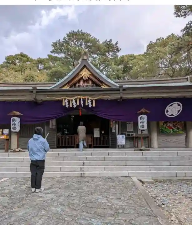 和歌山縣護國神社の{uncategorized: "未分類", other: "その他", undefined: "問題あり", building: "その他建物", grave: "お墓", sacred_gate: "鳥居", guardian: "狛犬", statue: "像", buddha: "仏像", history: "歴史", nature: "自然", garden: "庭園", animal: "動物", pagoda: "塔", temizu: "手水舎", mountain_gate: "山門・神門", sanctuary: "本殿・本堂", subordinate: "末社・摂社", art: "芸術", scenery: "景色", jizo: "地蔵", ema: "絵馬", goshuin: "御朱印", omikuji: "おみくじ", items: "授与品その他", amulet: "お守り", goshuincho: "御朱印帳", eats: "食事", festival: "お祭り", votive_dance: "神楽", shichigosan: "七五三参", wedding: "結婚式", experience: "体験その他", initially: "初詣", around: "周辺", anti_infection: "感染症対策"}