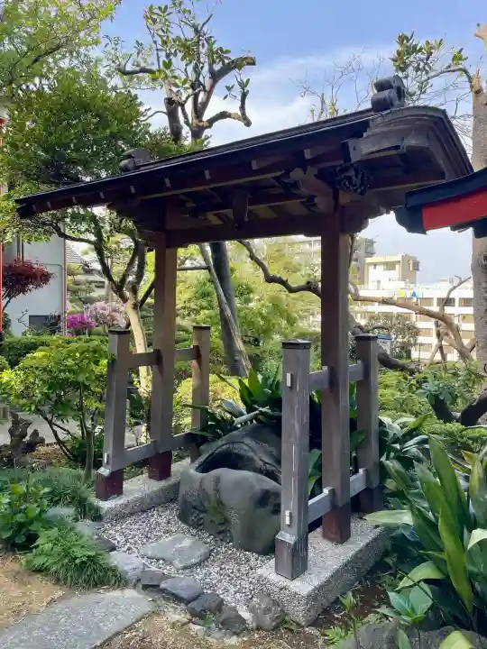 徳寿院の{uncategorized: "未分類", other: "その他", undefined: "問題あり", building: "その他建物", grave: "お墓", sacred_gate: "鳥居", guardian: "狛犬", statue: "像", buddha: "仏像", history: "歴史", nature: "自然", garden: "庭園", animal: "動物", pagoda: "塔", temizu: "手水舎", mountain_gate: "山門・神門", sanctuary: "本殿・本堂", subordinate: "末社・摂社", art: "芸術", scenery: "景色", jizo: "地蔵", ema: "絵馬", goshuin: "御朱印", omikuji: "おみくじ", items: "授与品その他", amulet: "お守り", goshuincho: "御朱印帳", eats: "食事", festival: "お祭り", votive_dance: "神楽", shichigosan: "七五三参", wedding: "結婚式", experience: "体験その他", initially: "初詣", around: "周辺", anti_infection: "感染症対策"}