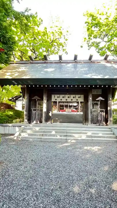 本輪西八幡神社の山門・神門
