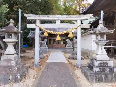 八劔神社（巨海町）の鳥居