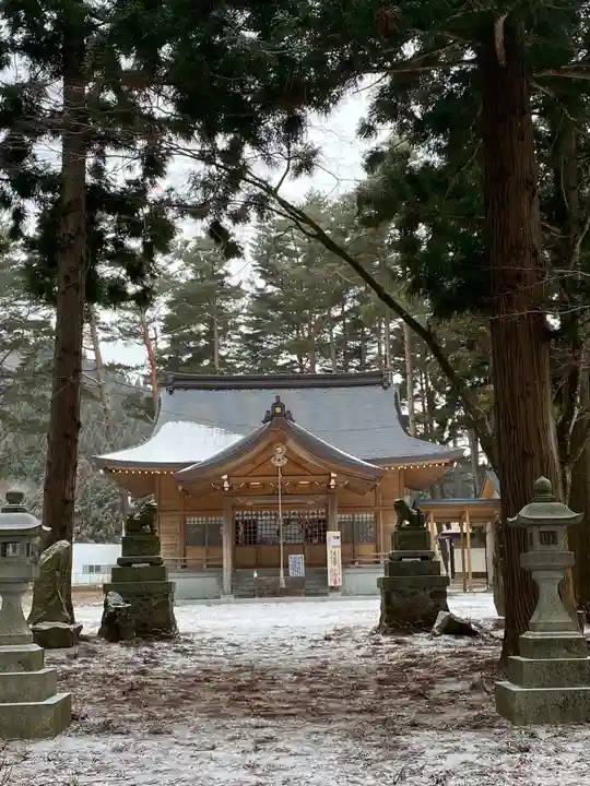 鬼越蒼前神社の本殿・本堂