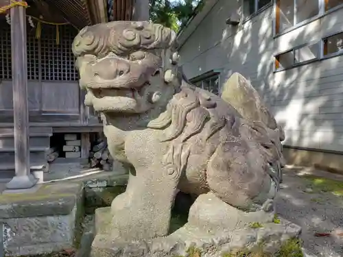 諏訪神社の狛犬