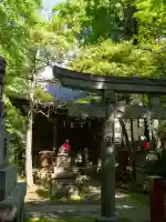 四合稲荷神社の{uncategorized: "未分類", other: "その他", undefined: "問題あり", building: "その他建物", grave: "お墓", sacred_gate: "鳥居", guardian: "狛犬", statue: "像", buddha: "仏像", history: "歴史", nature: "自然", garden: "庭園", animal: "動物", pagoda: "塔", temizu: "手水舎", mountain_gate: "山門・神門", sanctuary: "本殿・本堂", subordinate: "末社・摂社", art: "芸術", scenery: "景色", jizo: "地蔵", ema: "絵馬", goshuin: "御朱印", omikuji: "おみくじ", items: "授与品その他", amulet: "お守り", goshuincho: "御朱印帳", eats: "食事", festival: "お祭り", votive_dance: "神楽", shichigosan: "七五三参", wedding: "結婚式", experience: "体験その他", initially: "初詣", around: "周辺", anti_infection: "感染症対策"}