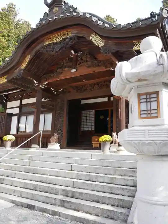 頼岳寺の本殿・本堂