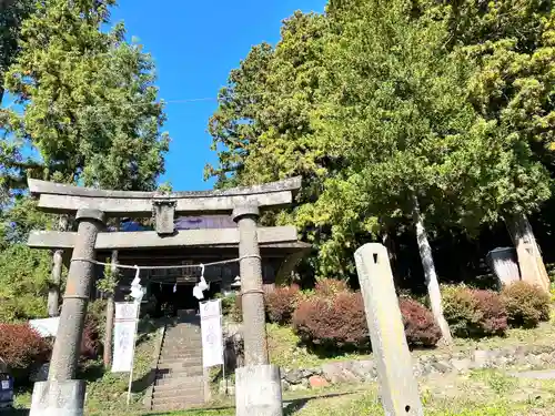 菱野健功神社の鳥居