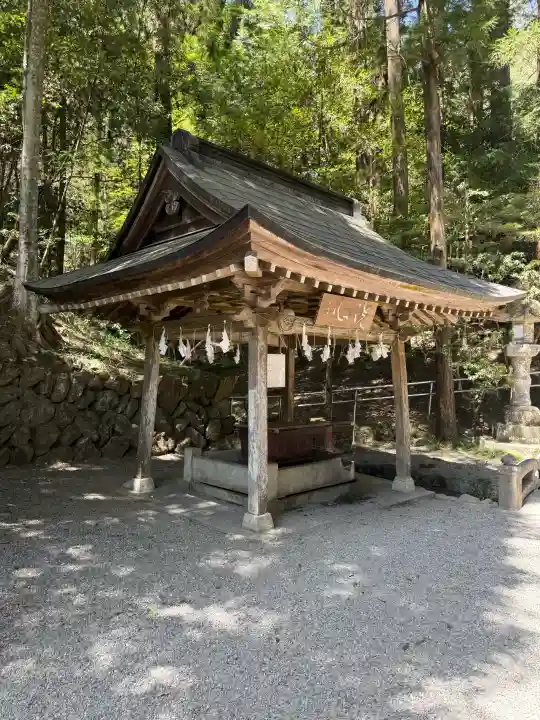 宝登山神社の{uncategorized: "未分類", other: "その他", undefined: "問題あり", building: "その他建物", grave: "お墓", sacred_gate: "鳥居", guardian: "狛犬", statue: "像", buddha: "仏像", history: "歴史", nature: "自然", garden: "庭園", animal: "動物", pagoda: "塔", temizu: "手水舎", mountain_gate: "山門・神門", sanctuary: "本殿・本堂", subordinate: "末社・摂社", art: "芸術", scenery: "景色", jizo: "地蔵", ema: "絵馬", goshuin: "御朱印", omikuji: "おみくじ", items: "授与品その他", amulet: "お守り", goshuincho: "御朱印帳", eats: "食事", festival: "お祭り", votive_dance: "神楽", shichigosan: "七五三参", wedding: "結婚式", experience: "体験その他", initially: "初詣", around: "周辺", anti_infection: "感染症対策"}