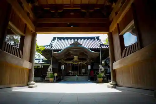 降松神社の山門