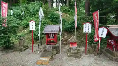 梨郷神社の末社・摂社