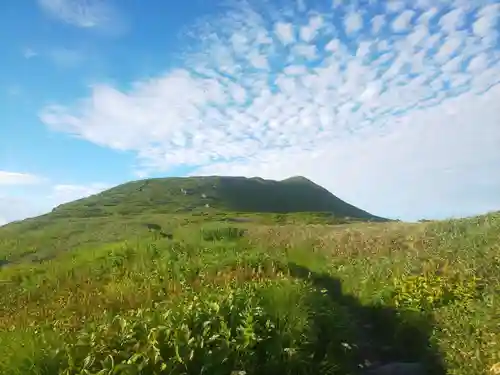 月山神社本宮の周辺