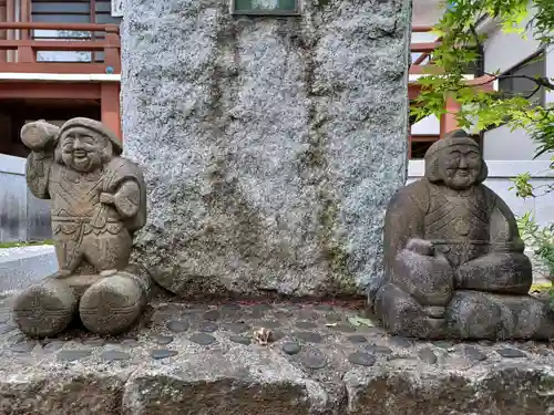 宝泉寺の像