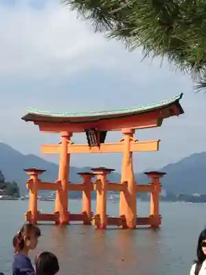 厳島神社の鳥居