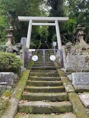 第六天社の鳥居