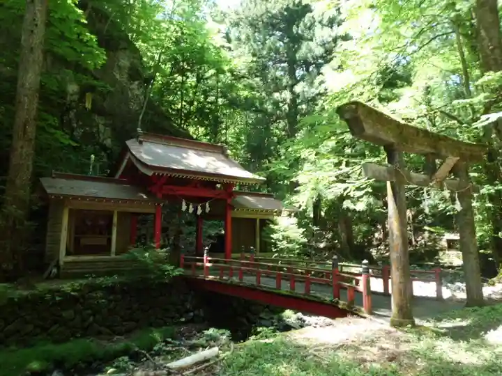 関口不動尊奥宮の鳥居