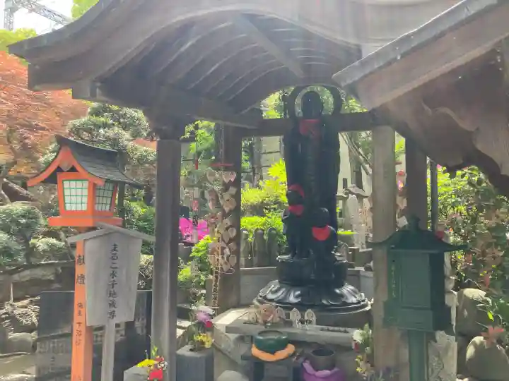 大楽院の{uncategorized: "未分類", other: "その他", undefined: "問題あり", building: "その他建物", grave: "お墓", sacred_gate: "鳥居", guardian: "狛犬", statue: "像", buddha: "仏像", history: "歴史", nature: "自然", garden: "庭園", animal: "動物", pagoda: "塔", temizu: "手水舎", mountain_gate: "山門・神門", sanctuary: "本殿・本堂", subordinate: "末社・摂社", art: "芸術", scenery: "景色", jizo: "地蔵", ema: "絵馬", goshuin: "御朱印", omikuji: "おみくじ", items: "授与品その他", amulet: "お守り", goshuincho: "御朱印帳", eats: "食事", festival: "お祭り", votive_dance: "神楽", shichigosan: "七五三参", wedding: "結婚式", experience: "体験その他", initially: "初詣", around: "周辺", anti_infection: "感染症対策"}