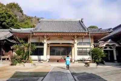 安楽寺の本殿・本堂