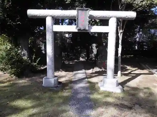 当代島稲荷神社の鳥居