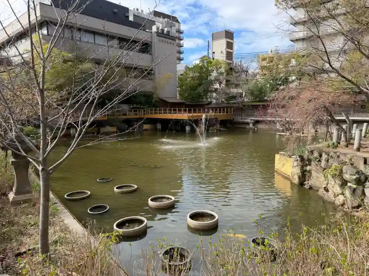 生田神社の{uncategorized: "未分類", other: "その他", undefined: "問題あり", building: "その他建物", grave: "お墓", sacred_gate: "鳥居", guardian: "狛犬", statue: "像", buddha: "仏像", history: "歴史", nature: "自然", garden: "庭園", animal: "動物", pagoda: "塔", temizu: "手水舎", mountain_gate: "山門・神門", sanctuary: "本殿・本堂", subordinate: "末社・摂社", art: "芸術", scenery: "景色", jizo: "地蔵", ema: "絵馬", goshuin: "御朱印", omikuji: "おみくじ", items: "授与品その他", amulet: "お守り", goshuincho: "御朱印帳", eats: "食事", festival: "お祭り", votive_dance: "神楽", shichigosan: "七五三参", wedding: "結婚式", experience: "体験その他", initially: "初詣", around: "周辺", anti_infection: "感染症対策"}