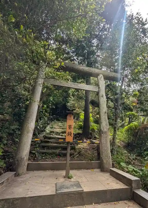諾冉神社の{uncategorized: "未分類", other: "その他", undefined: "問題あり", building: "その他建物", grave: "お墓", sacred_gate: "鳥居", guardian: "狛犬", statue: "像", buddha: "仏像", history: "歴史", nature: "自然", garden: "庭園", animal: "動物", pagoda: "塔", temizu: "手水舎", mountain_gate: "山門・神門", sanctuary: "本殿・本堂", subordinate: "末社・摂社", art: "芸術", scenery: "景色", jizo: "地蔵", ema: "絵馬", goshuin: "御朱印", omikuji: "おみくじ", items: "授与品その他", amulet: "お守り", goshuincho: "御朱印帳", eats: "食事", festival: "お祭り", votive_dance: "神楽", shichigosan: "七五三参", wedding: "結婚式", experience: "体験その他", initially: "初詣", around: "周辺", anti_infection: "感染症対策"}