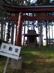 鎮岡神社の末社