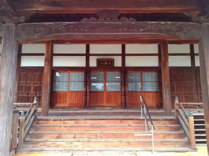 泉正寺の本殿・本堂