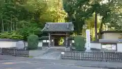 天台宗　長窪山　正覚寺の山門