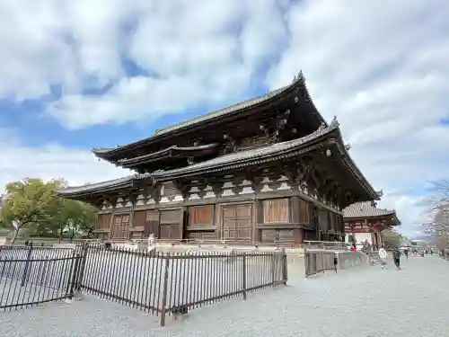 東寺（教王護国寺）の{uncategorized: "未分類", other: "その他", undefined: "問題あり", building: "その他建物", grave: "お墓", sacred_gate: "鳥居", guardian: "狛犬", statue: "像", buddha: "仏像", history: "歴史", nature: "自然", garden: "庭園", animal: "動物", pagoda: "塔", temizu: "手水舎", mountain_gate: "山門・神門", sanctuary: "本殿・本堂", subordinate: "末社・摂社", art: "芸術", scenery: "景色", jizo: "地蔵", ema: "絵馬", goshuin: "御朱印", omikuji: "おみくじ", items: "授与品その他", amulet: "お守り", goshuincho: "御朱印帳", eats: "食事", festival: "お祭り", votive_dance: "神楽", shichigosan: "七五三参", wedding: "結婚式", experience: "体験その他", initially: "初詣", around: "周辺", anti_infection: "感染症対策"}
