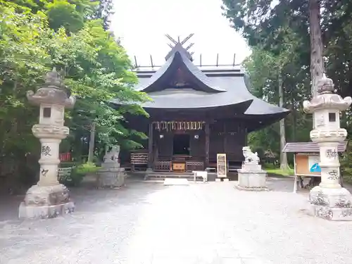冨士御室浅間神社の本殿・本堂