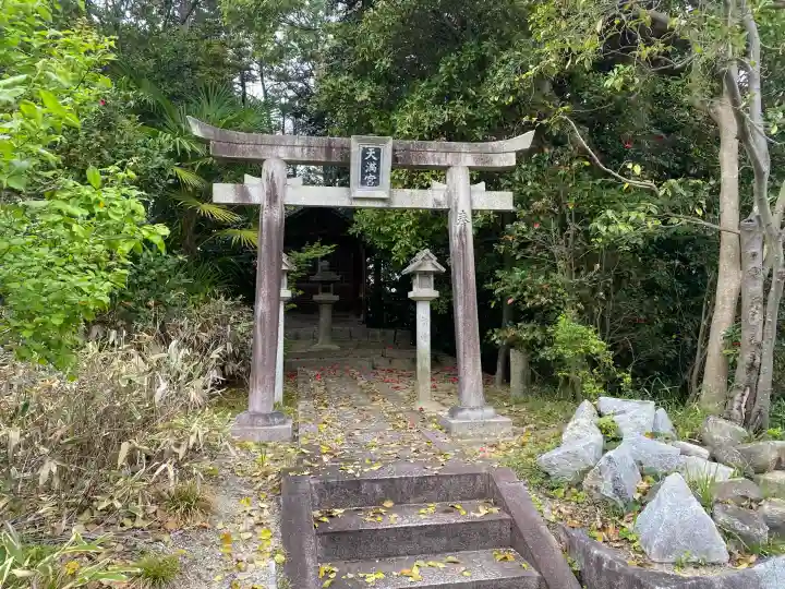常光寺の{uncategorized: "未分類", other: "その他", undefined: "問題あり", building: "その他建物", grave: "お墓", sacred_gate: "鳥居", guardian: "狛犬", statue: "像", buddha: "仏像", history: "歴史", nature: "自然", garden: "庭園", animal: "動物", pagoda: "塔", temizu: "手水舎", mountain_gate: "山門・神門", sanctuary: "本殿・本堂", subordinate: "末社・摂社", art: "芸術", scenery: "景色", jizo: "地蔵", ema: "絵馬", goshuin: "御朱印", omikuji: "おみくじ", items: "授与品その他", amulet: "お守り", goshuincho: "御朱印帳", eats: "食事", festival: "お祭り", votive_dance: "神楽", shichigosan: "七五三参", wedding: "結婚式", experience: "体験その他", initially: "初詣", around: "周辺", anti_infection: "感染症対策"}
