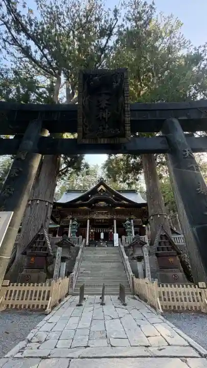 三峯神社の{uncategorized: "未分類", other: "その他", undefined: "問題あり", building: "その他建物", grave: "お墓", sacred_gate: "鳥居", guardian: "狛犬", statue: "像", buddha: "仏像", history: "歴史", nature: "自然", garden: "庭園", animal: "動物", pagoda: "塔", temizu: "手水舎", mountain_gate: "山門・神門", sanctuary: "本殿・本堂", subordinate: "末社・摂社", art: "芸術", scenery: "景色", jizo: "地蔵", ema: "絵馬", goshuin: "御朱印", omikuji: "おみくじ", items: "授与品その他", amulet: "お守り", goshuincho: "御朱印帳", eats: "食事", festival: "お祭り", votive_dance: "神楽", shichigosan: "七五三参", wedding: "結婚式", experience: "体験その他", initially: "初詣", around: "周辺", anti_infection: "感染症対策"}