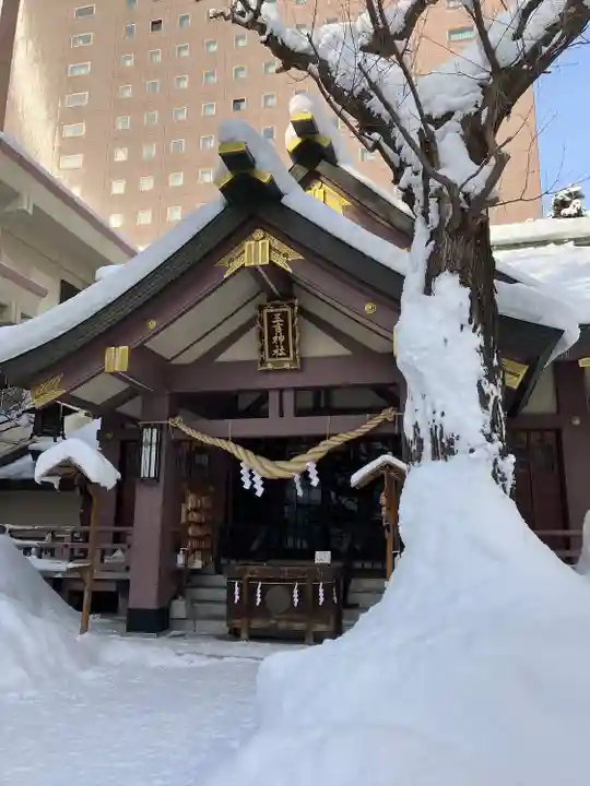 三吉神社の本殿・本堂