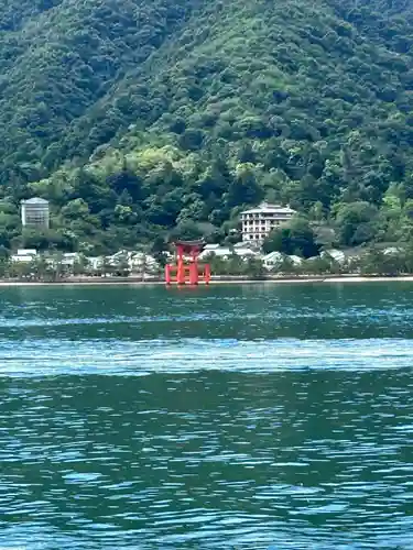 厳島神社の鳥居