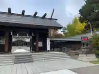 札幌護國神社の山門・神門