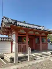 野中寺の山門