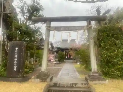 櫻井子安神社の{uncategorized: "未分類", other: "その他", undefined: "問題あり", building: "その他建物", grave: "お墓", sacred_gate: "鳥居", guardian: "狛犬", statue: "像", buddha: "仏像", history: "歴史", nature: "自然", garden: "庭園", animal: "動物", pagoda: "塔", temizu: "手水舎", mountain_gate: "山門・神門", sanctuary: "本殿・本堂", subordinate: "末社・摂社", art: "芸術", scenery: "景色", jizo: "地蔵", ema: "絵馬", goshuin: "御朱印", omikuji: "おみくじ", items: "授与品その他", amulet: "お守り", goshuincho: "御朱印帳", eats: "食事", festival: "お祭り", votive_dance: "神楽", shichigosan: "七五三参", wedding: "結婚式", experience: "体験その他", initially: "初詣", around: "周辺", anti_infection: "感染症対策"}