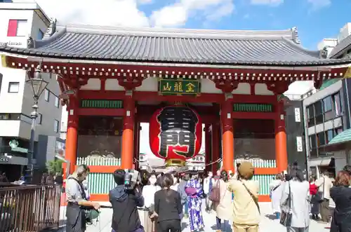 浅草寺の山門