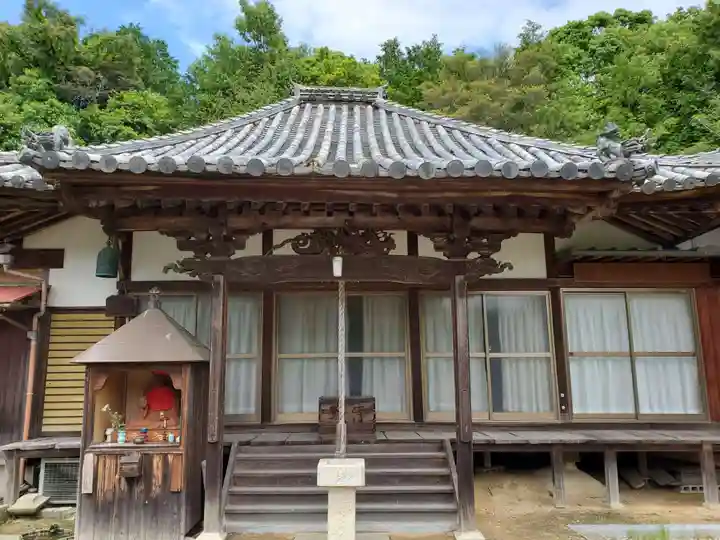 薬師寺の本殿・本堂