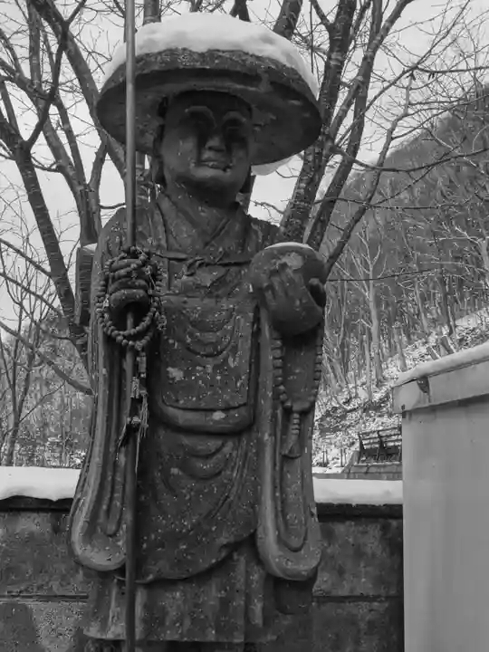 岩戸観音堂(北海道)