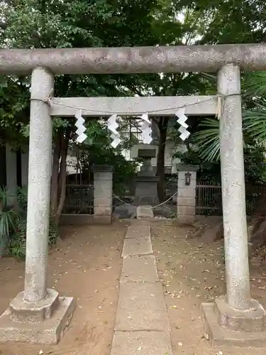 大泉氷川神社の末社・摂社