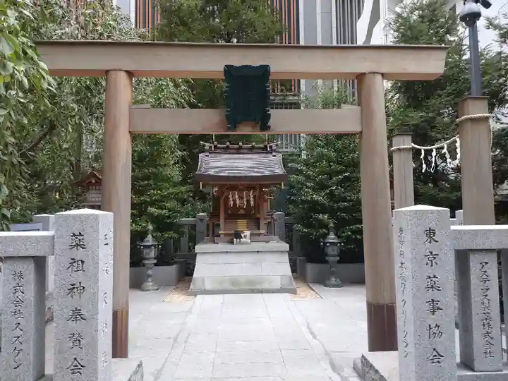 福徳神社(芽吹稲荷)の鳥居