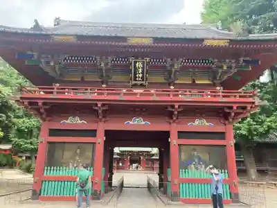 根津神社の山門・神門